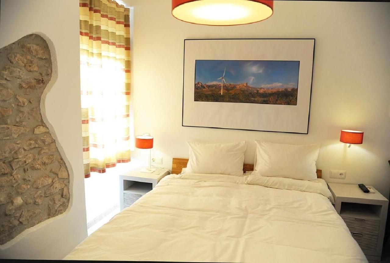 Pension Subirats Perello El Perello  ภายนอก รูปภาพ